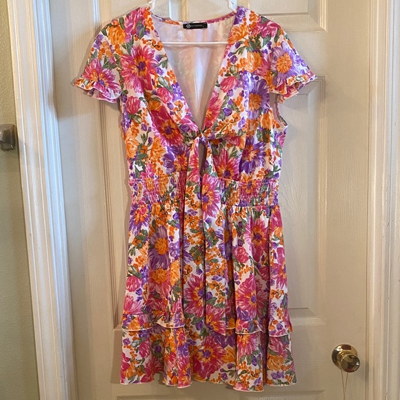 PRETTYGARDEN Floral Multicolored V-Neck Peep Hole Dress - Picture 3 of 12